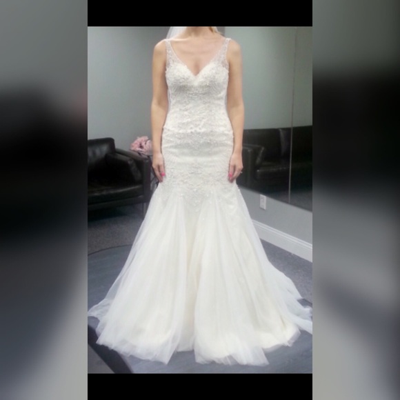 Essense of Australia wedding dress
